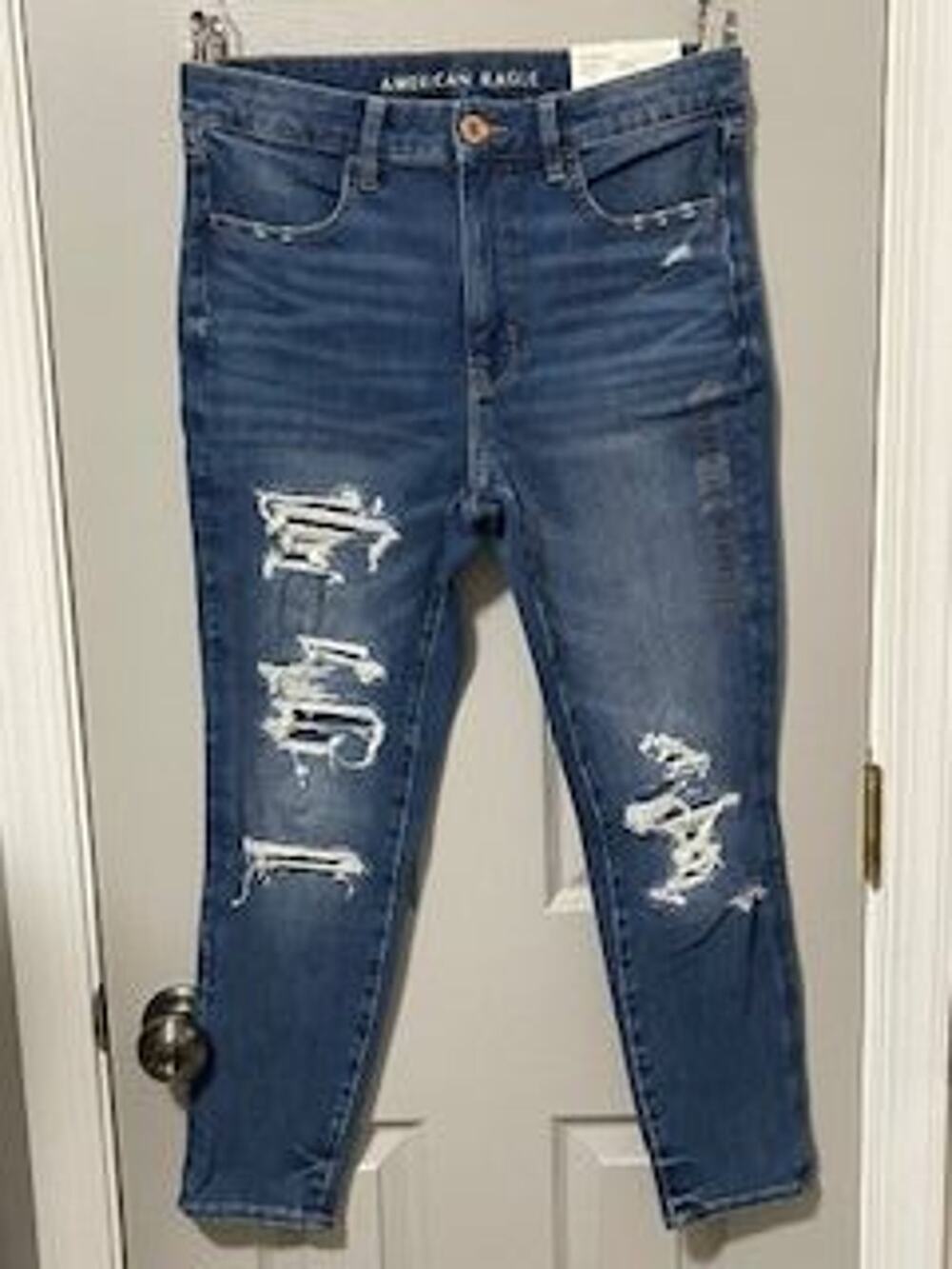 #B1078 NWT American Eagle dream jean high rise distressed crop size 12